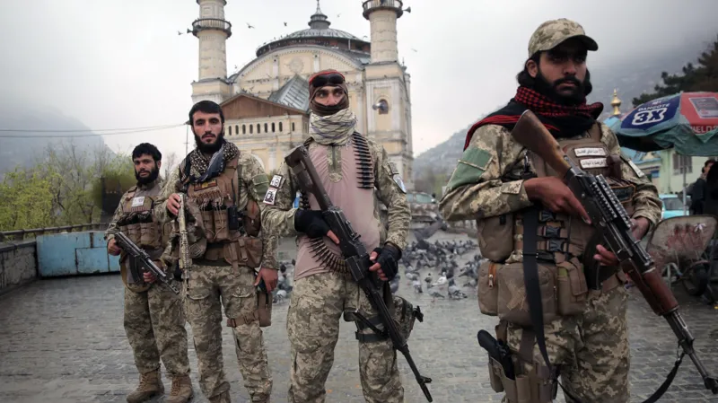 taliban-security-forces-afghanistan-border-tensions Taliban security forces stand guard in Kabul following recent Pakistani drone strikes Afghanistan border regions.