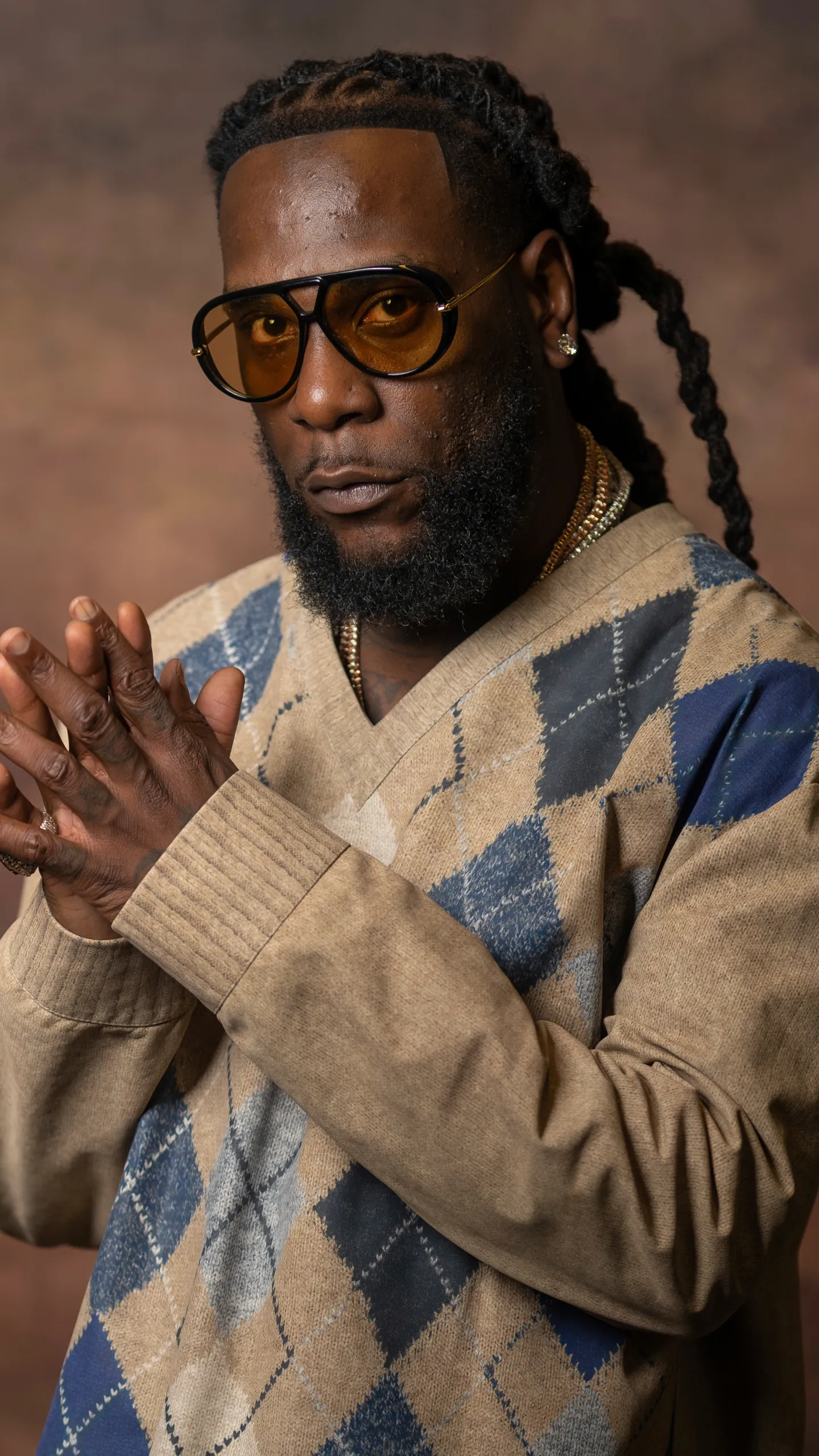 Burna Boy Makes History as First Nigerian Artiste to Hit 4 Billion YouTube Views Afrobeats star Burna Boy performing, celebrating his milestone of reaching 4 billion YouTube views.